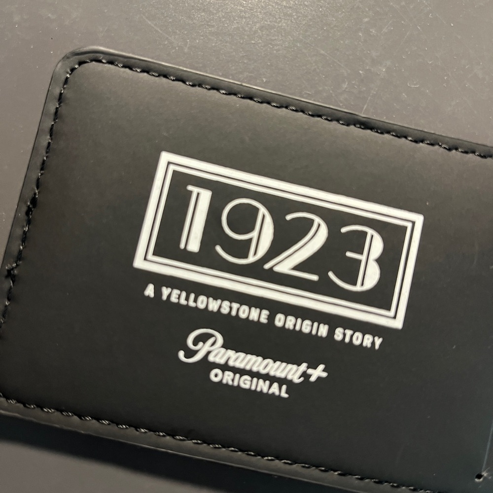 NWT 1923 Yellowstone show luggage tag